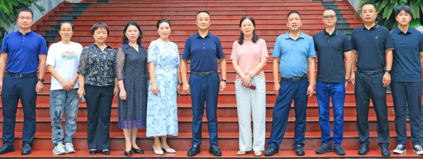 市總工會(huì)黨組書(shū)記黃耀明深入廣外調(diào)研黨建與模范職工之家創(chuàng)建工作